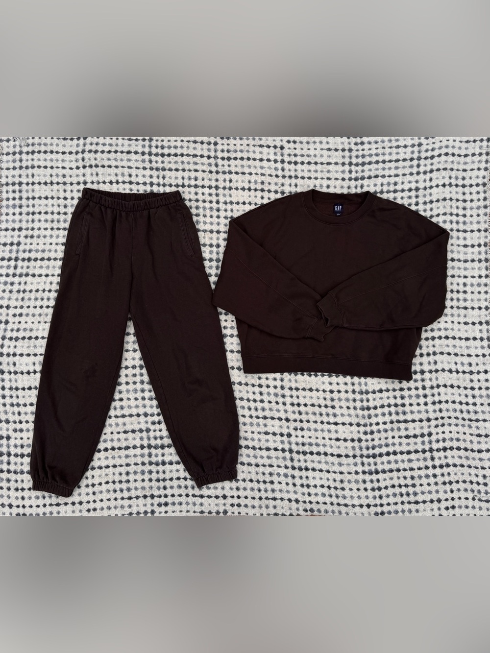 GAP Brown Sweatshirt & Jogger Set
